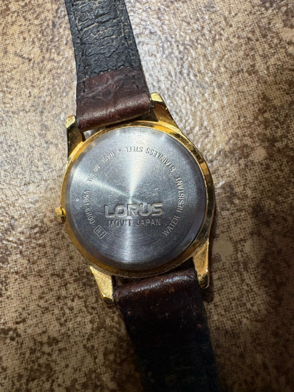 Vintage Lorus Disney Mickey Mouse Watch Gold Tone – Japan Classic Character Dial - Picture 2 of 3